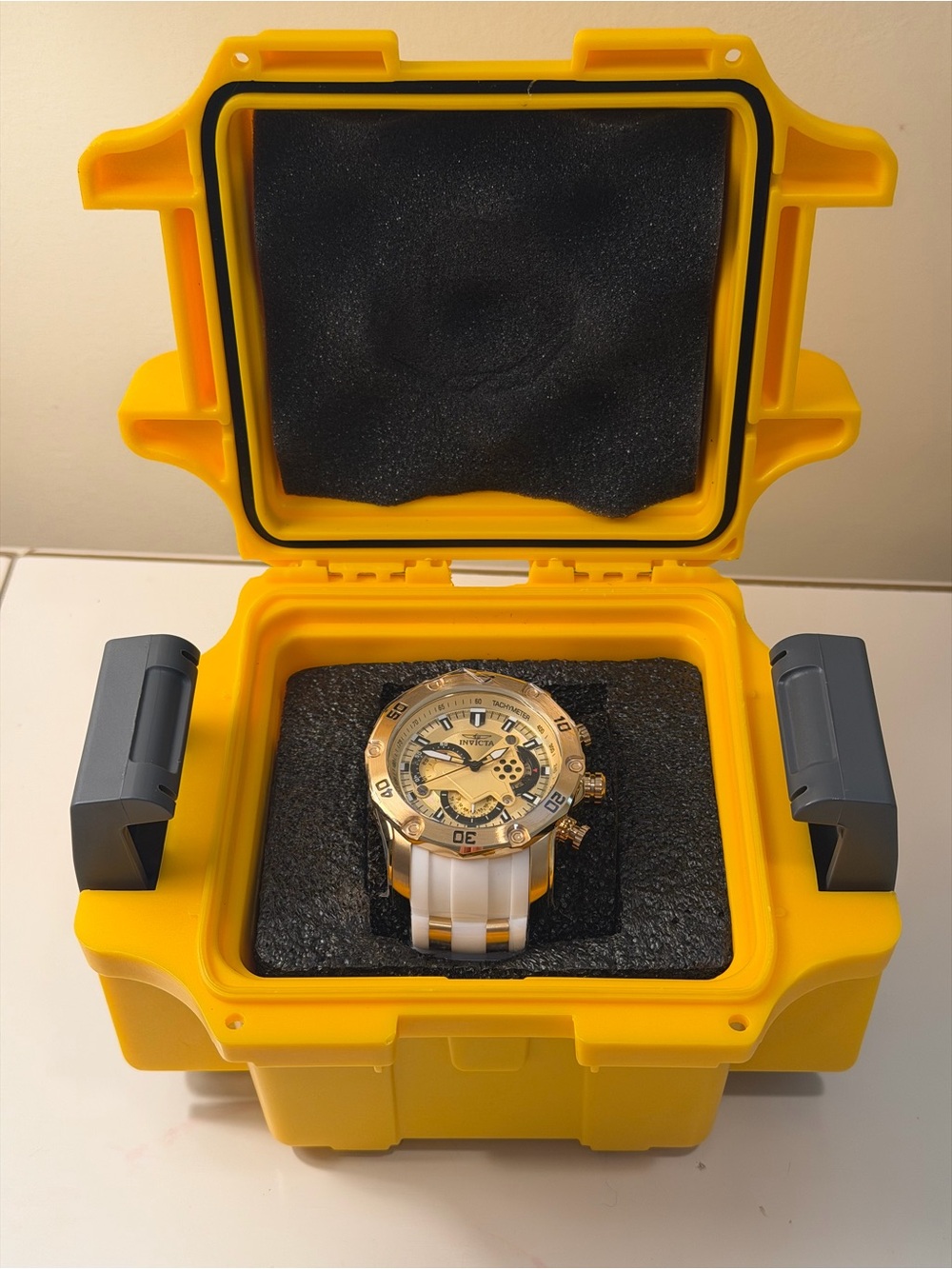 Invicta Pro Diver Scuba – 50mm | Gold Tone with White Strap | New with Case